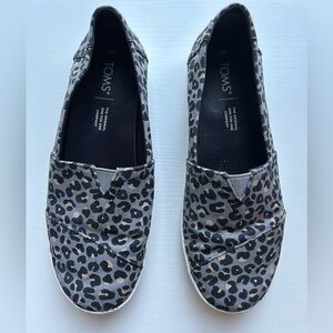 Toms Shoes